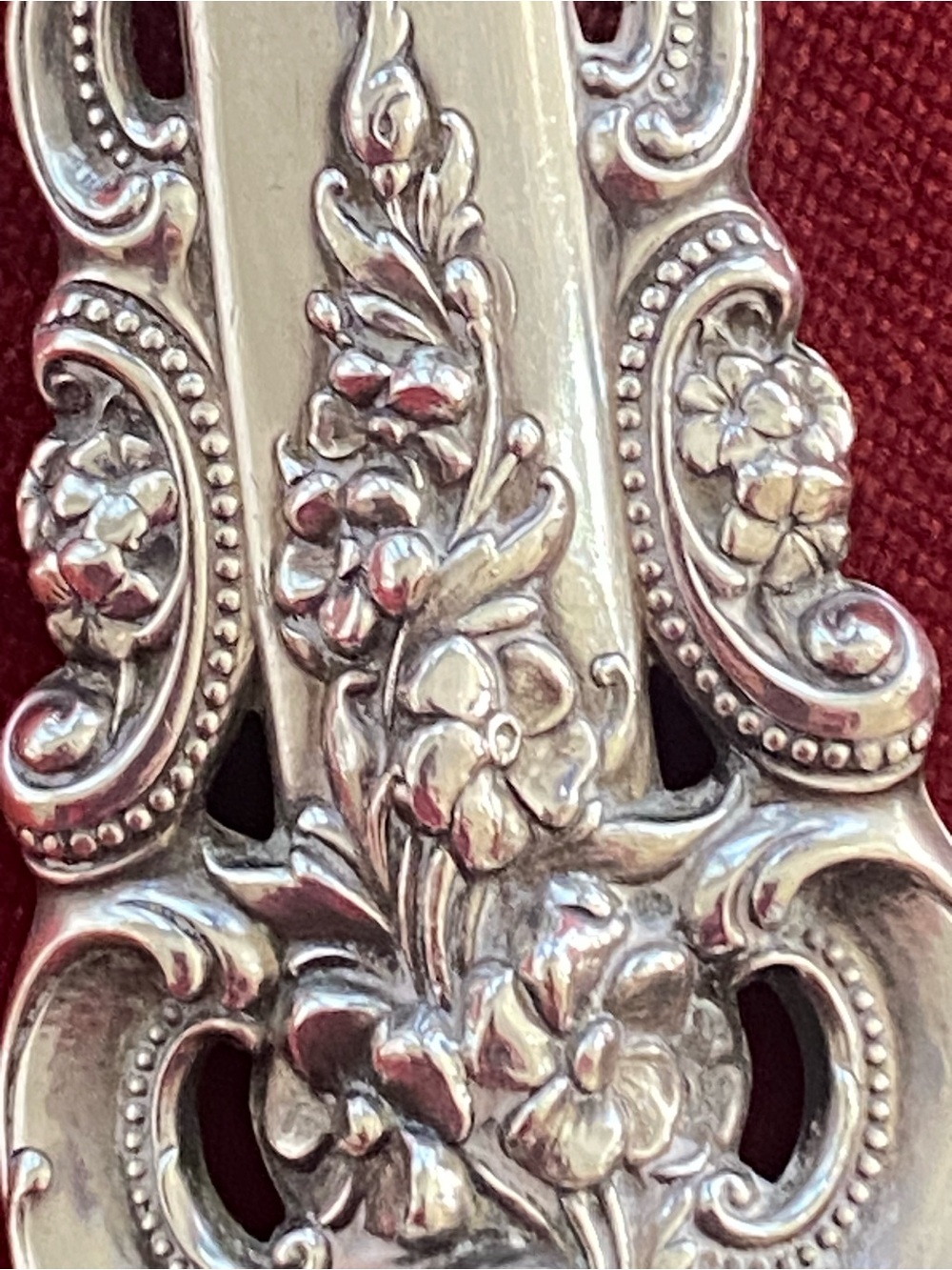 Vintage Wallace GRAND BAROQUE Sterling Silver Ornate Serving Spoon 8 3/4 " - Picture 4 of 16